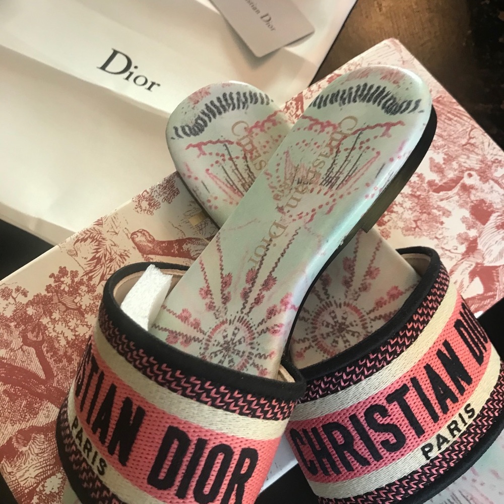 CHRISTIAN DIOR SLIDES